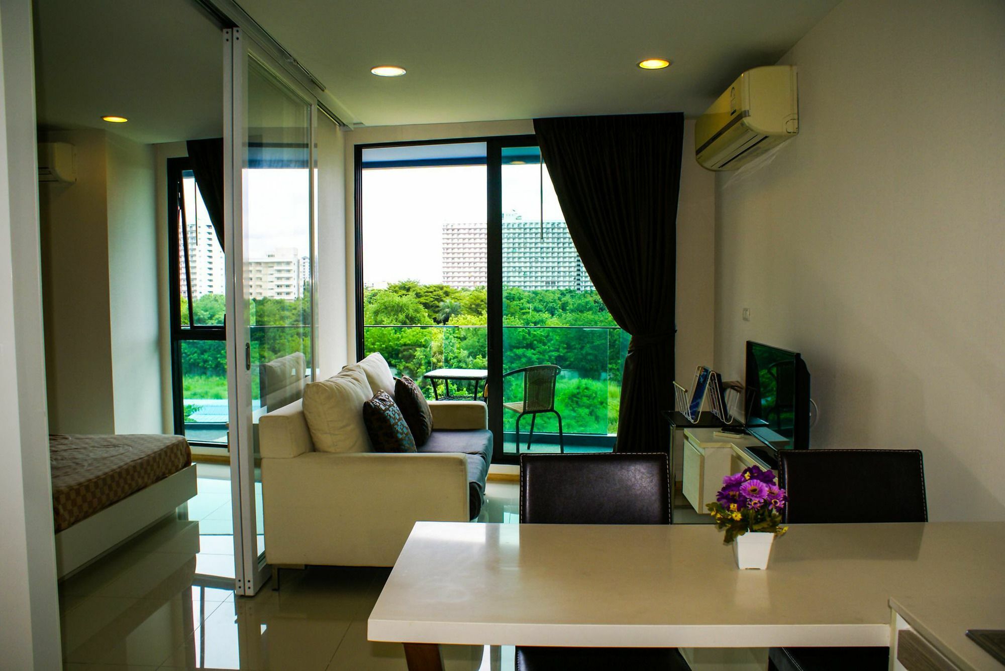 Hotel Acqua Jomtien 3*