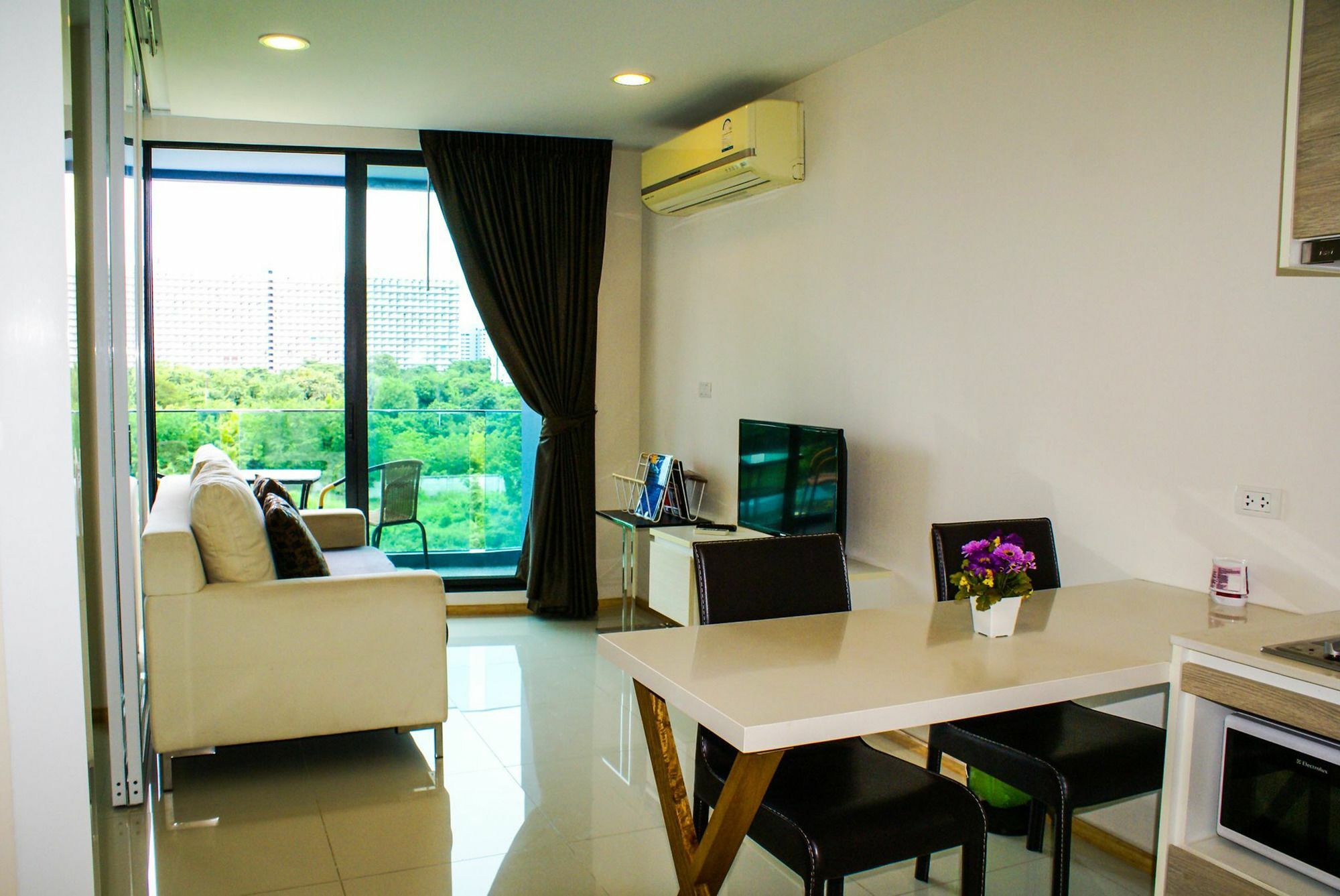Acqua Jomtien Hotel